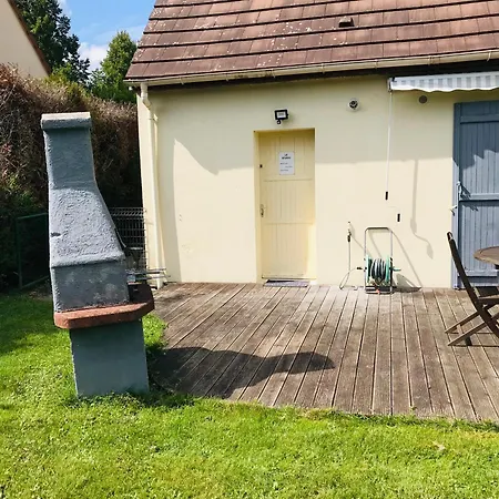 Quarto em Acomodações Particulares Studio Independant Dans Une Maison Avec Jardin