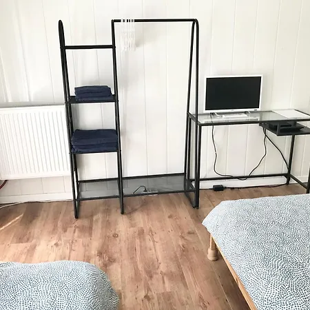Quarto em Acomodações Particulares Studio Independant Dans Une Maison Avec Jardin