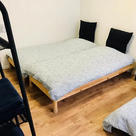 Quarto em Acomodações Particulares Studio Independant Dans Une Maison Avec Jardin Serris