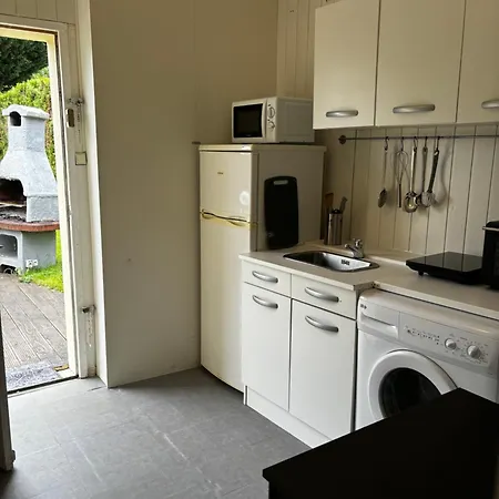 Studio Independant Dans Une Maison Avec Jardin Quarto em Acomodações Particulares *